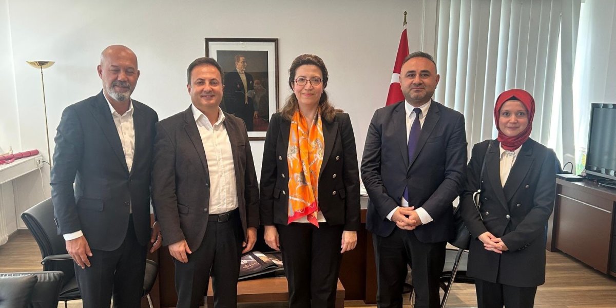 Ticaret Bakanlığı ve SEBKİDER heyeti Frankfurt Başkonsolosluğu'nda