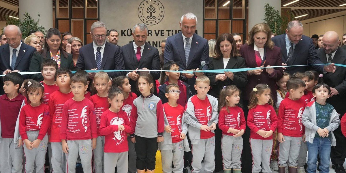 Edirne'ye modern kütüphane ve restore edilmiş Muradiye Mevlevihânesi kazandırıldı
