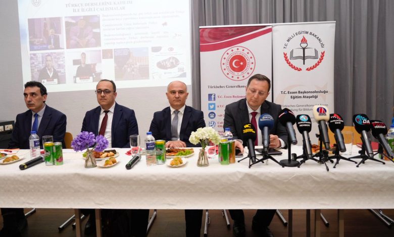 Büyükelçi Turan: “STK’larımız Türk-Alman dostluğunun temel aktörleridir” 1 essen buyukelci turan stk toplanti 11