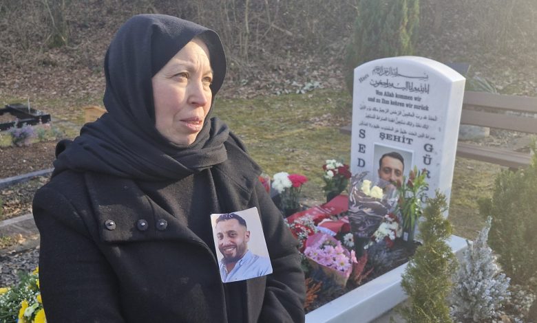 Anneler Günü'nde mezarlıkta bir anne: “Ben her gün buradayım, burası bizim oturma odamız” 1 hanau gurbuz