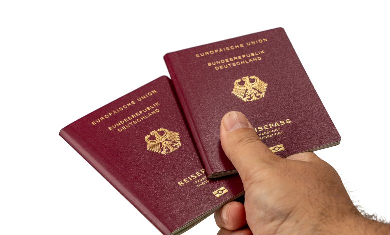 Almanya’da vatandaşlık yasasında geri adım: 3 yılda vatandaşlık uygulaması kaldırılıyor 1 pasaport