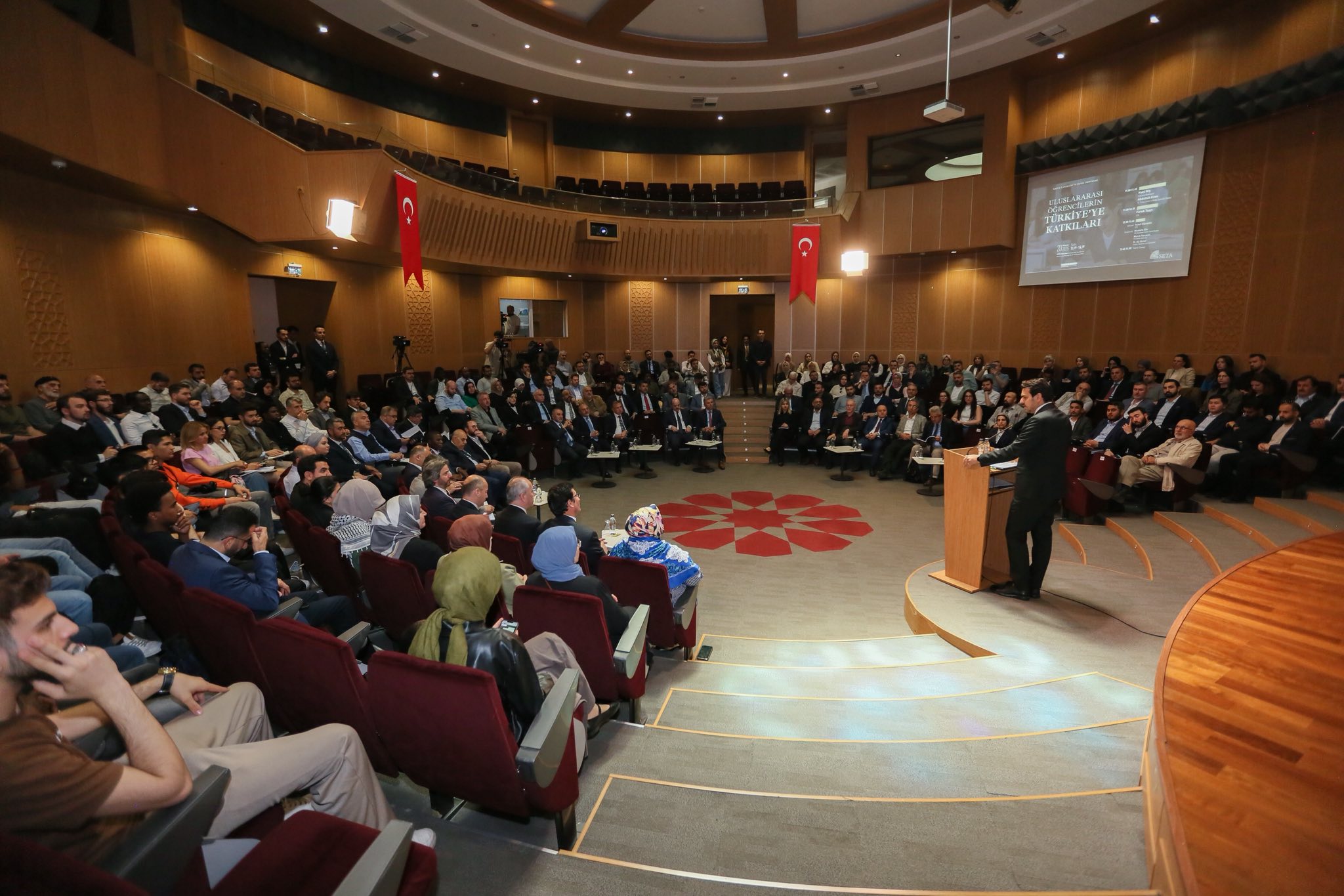 SETA Raporu: Türkiye, en fazla uluslararası öğrenciye ev sahipliği yapan 7. ülke 7 seta ytb4
