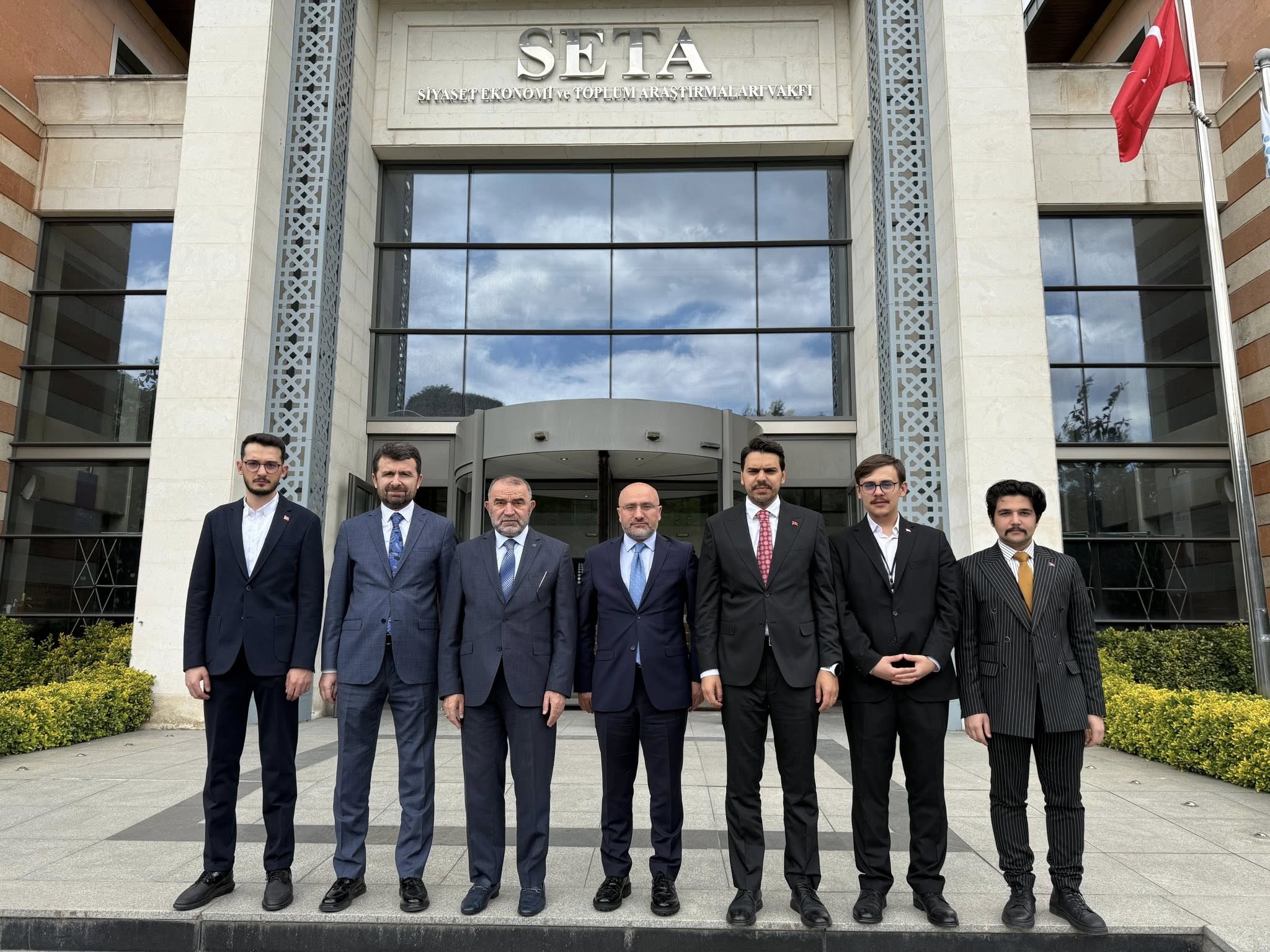 SETA Raporu: Türkiye, en fazla uluslararası öğrenciye ev sahipliği yapan 7. ülke 9 seta ytb8