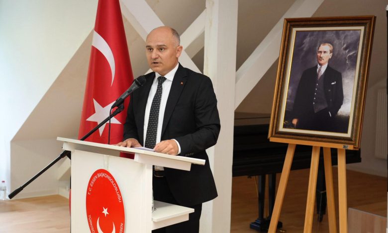 Essen Başkonsolosu Aydın: “Demokrasimize sahip çıkan aziz milletimize minnettarız” 1 essen 15Temmuz 13