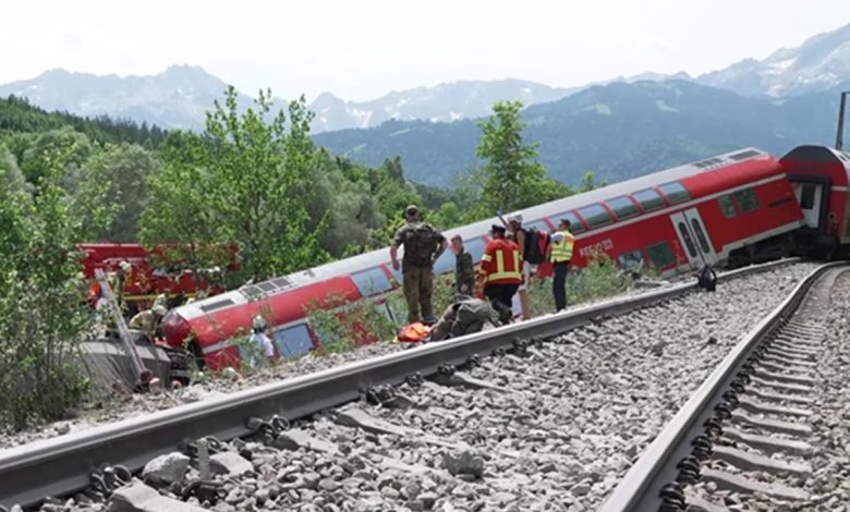 Almanya’da yaşanan tren kazasında: 3 kişi hayatını kaybetti, çok sayıda yaralı var 1 tren2
