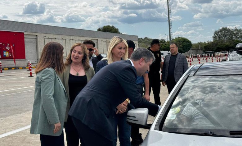 Kapıkule’de gurbetçilerle buluşan Sırakaya: "Gurbetçiler ülkemizin manevi ve ekonomik gücüdür" 1 sirakaya kapikule3