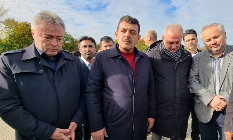 Essen’de mezarlık vandallığı: Başkonsolos saldırı alanını ziyaret etti 1 essen mezarlik ziyareti8