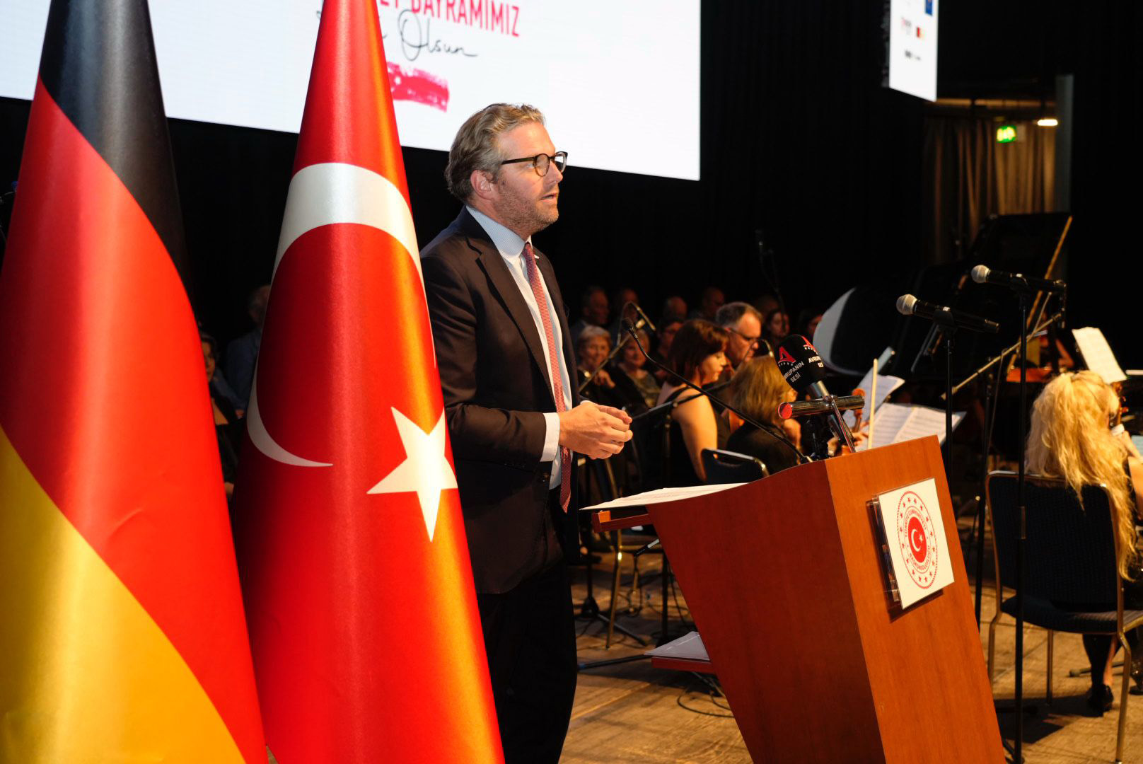 Köln’de Türk-Alman dostluğu Cumhuriyet Bayramı’nda pekişti 7 koln cumhuriyet resepsiyonu10