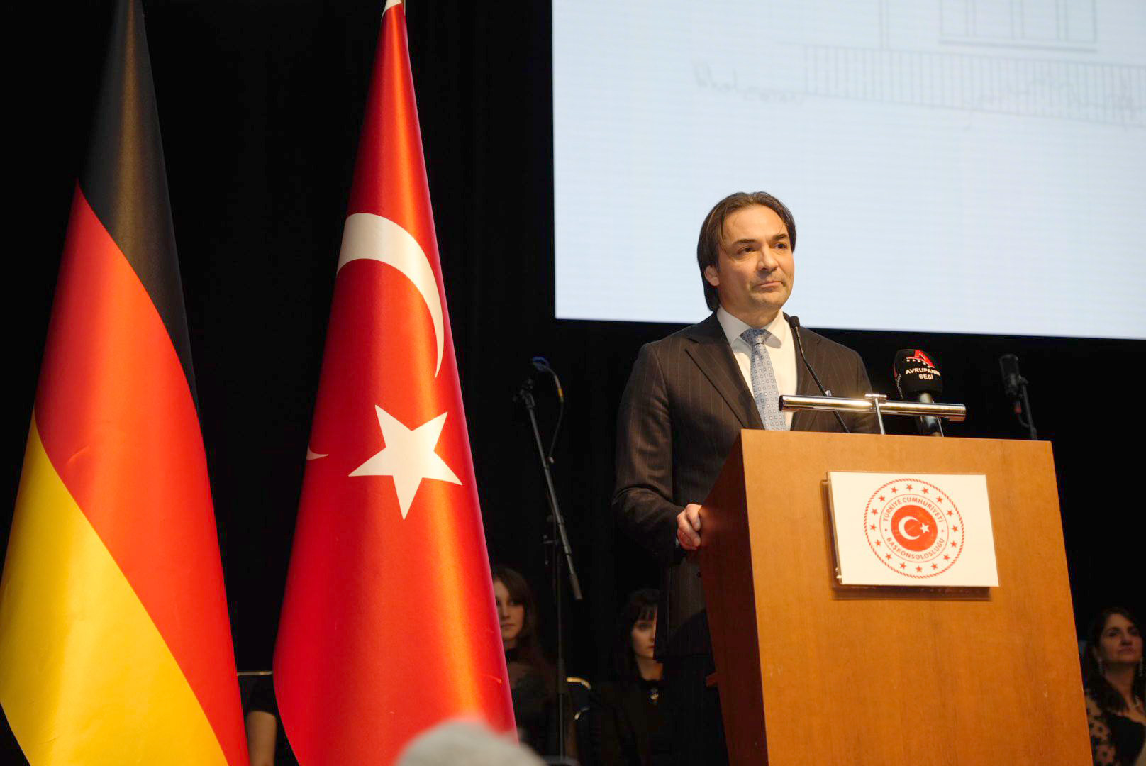 Köln’de Türk-Alman dostluğu Cumhuriyet Bayramı’nda pekişti 9 koln cumhuriyet resepsiyonu16