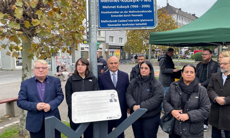 Dortmund’da ırkçılığa karşı anlamlı mesaj: NSU kurbanı Kubaşık için Anı Plaketi açıldı 1 nsu kubasik ani plaketi13