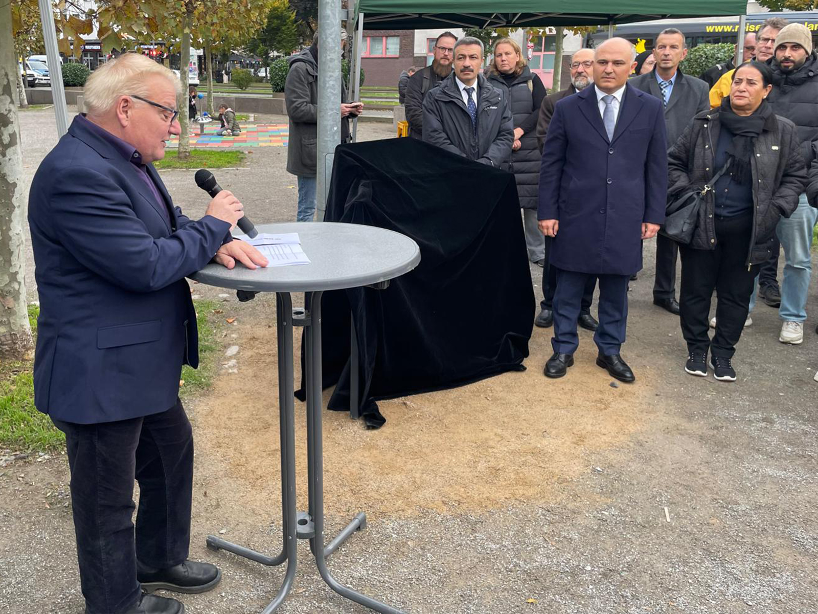 Dortmund’da ırkçılığa karşı anlamlı mesaj: NSU kurbanı Kubaşık için Anı Plaketi açıldı 6 nsu kubasik ani plaketi8